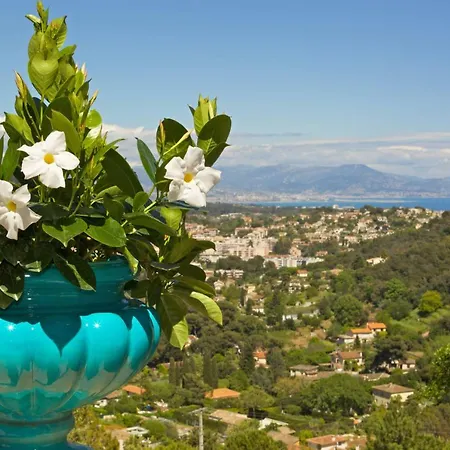 Le Port D'attache Bed & Breakfast