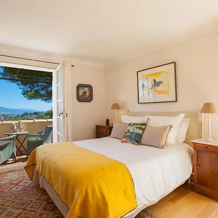 Le Port D'attache Bed & Breakfast