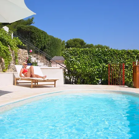 Le Port D'attache Bed & Breakfast Vallauris