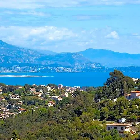 Le Port D'attache Nocleg ze śniadaniem 4*