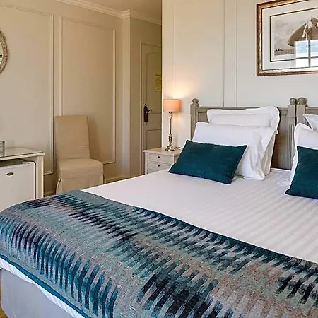 Le Port D'attache Bed and Breakfast Vallauris