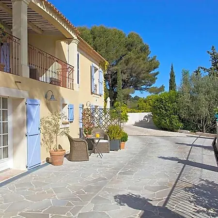 Le Port D'attache Bed and Breakfast Vallauris