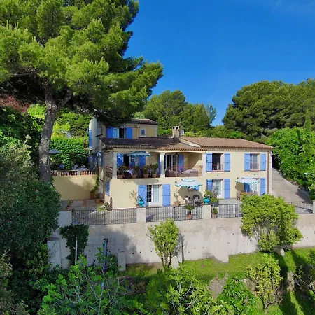 Le Port D'attache Bed and Breakfast Vallauris