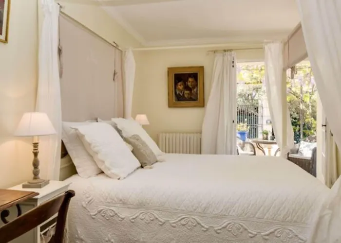 Le Port D'attache Bed & Breakfast